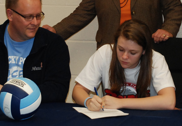 Volleyball Inks Catie Swiderski to National Letter of Intent