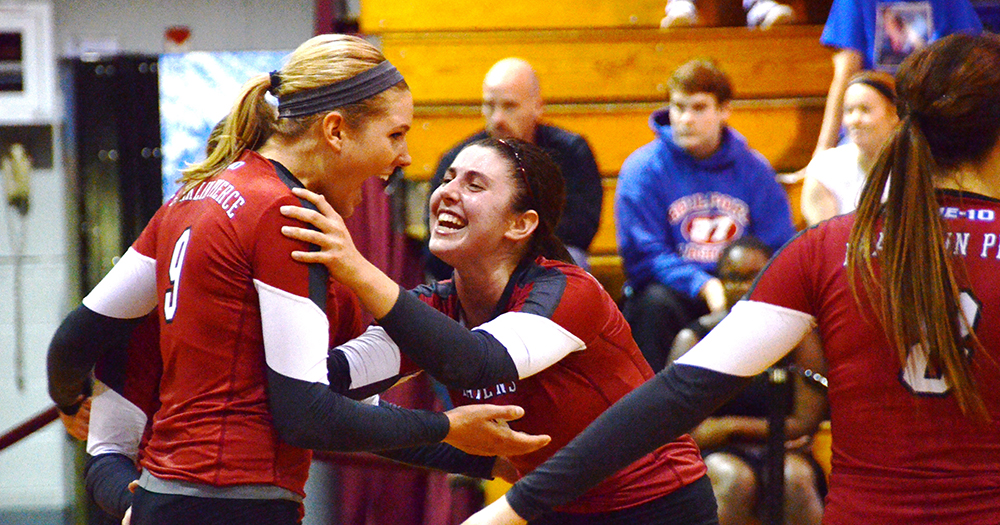 Swiderski and Klusendorf lead bounce back victory, Volleyball downs Pace 3-0