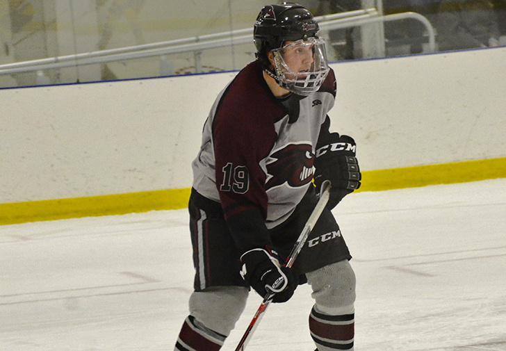 Four Goals in Final 27 Minutes Power Men’s Ice Hockey Over Suffolk, 4-3