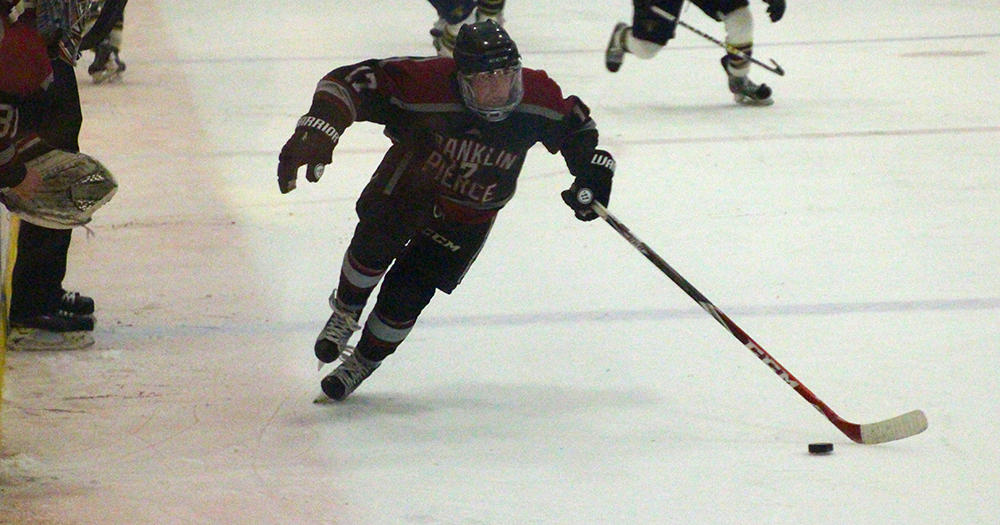 Men’s Ice Hockey Falls at UNE, 5-3, to Open Second Half
