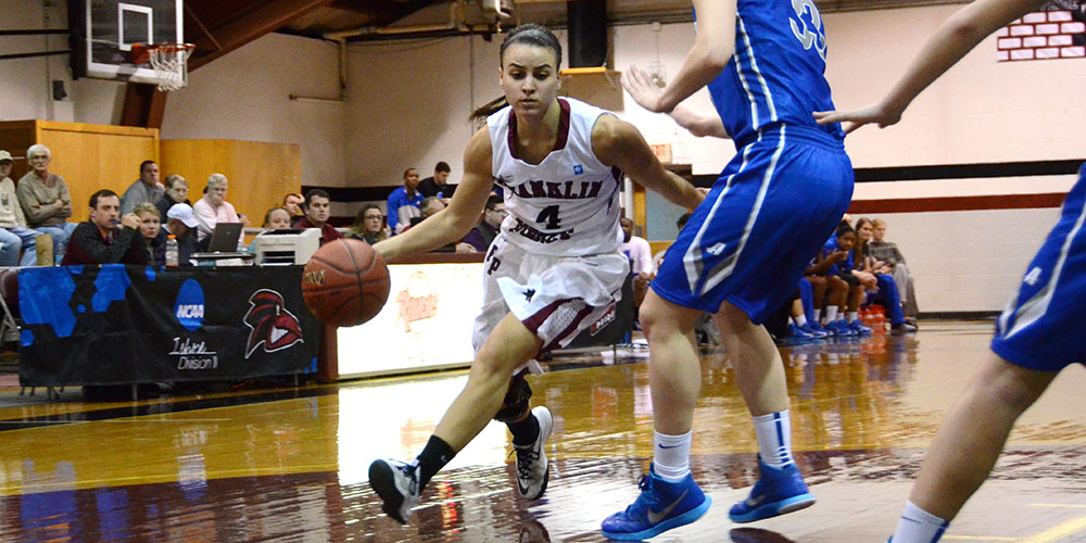Women's Basketball Comes From Behind to Defeat No.10 Stonehill, 81-71